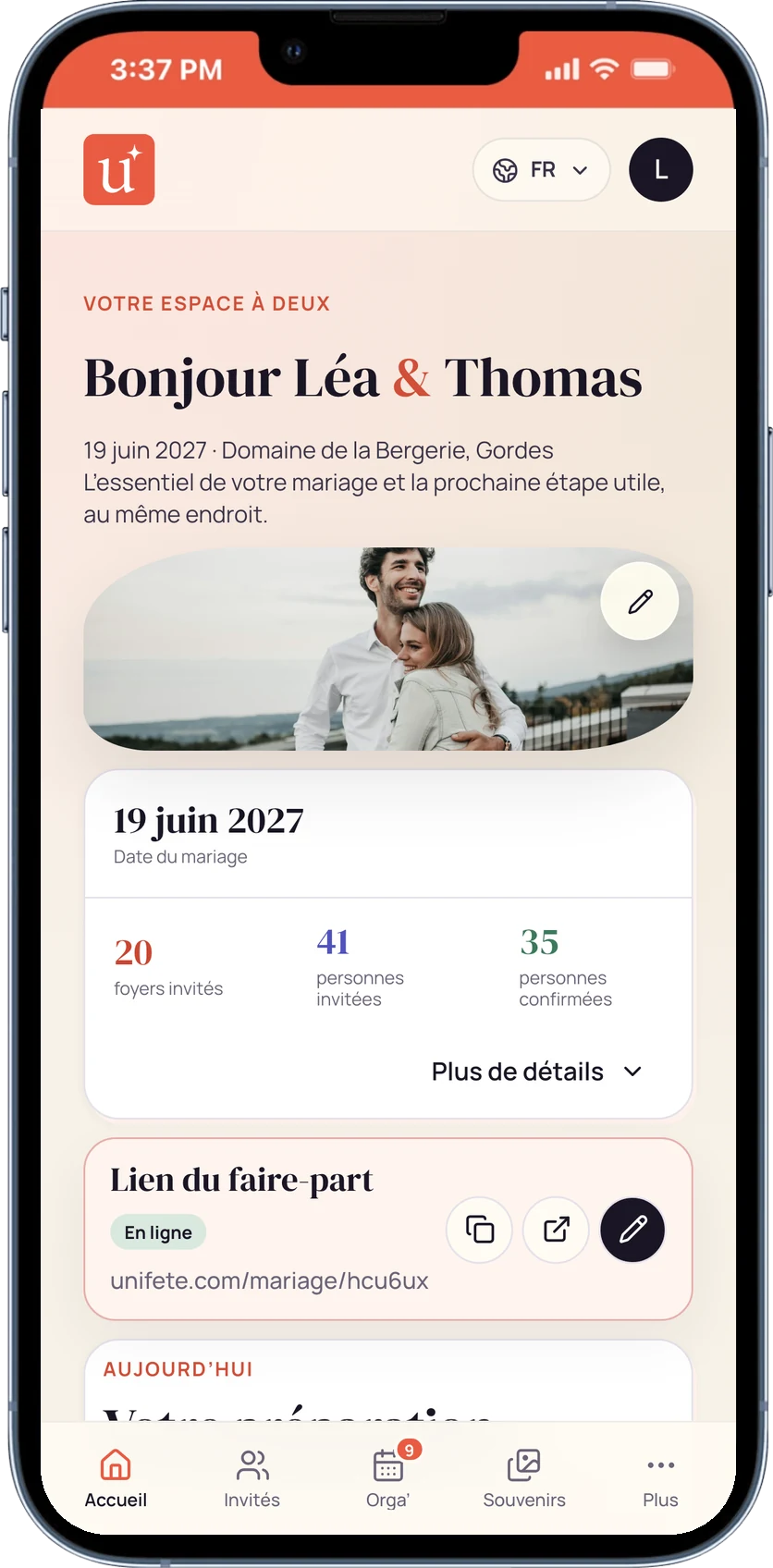 The Unifête couple space on a phone: home, guests, planning and memories.